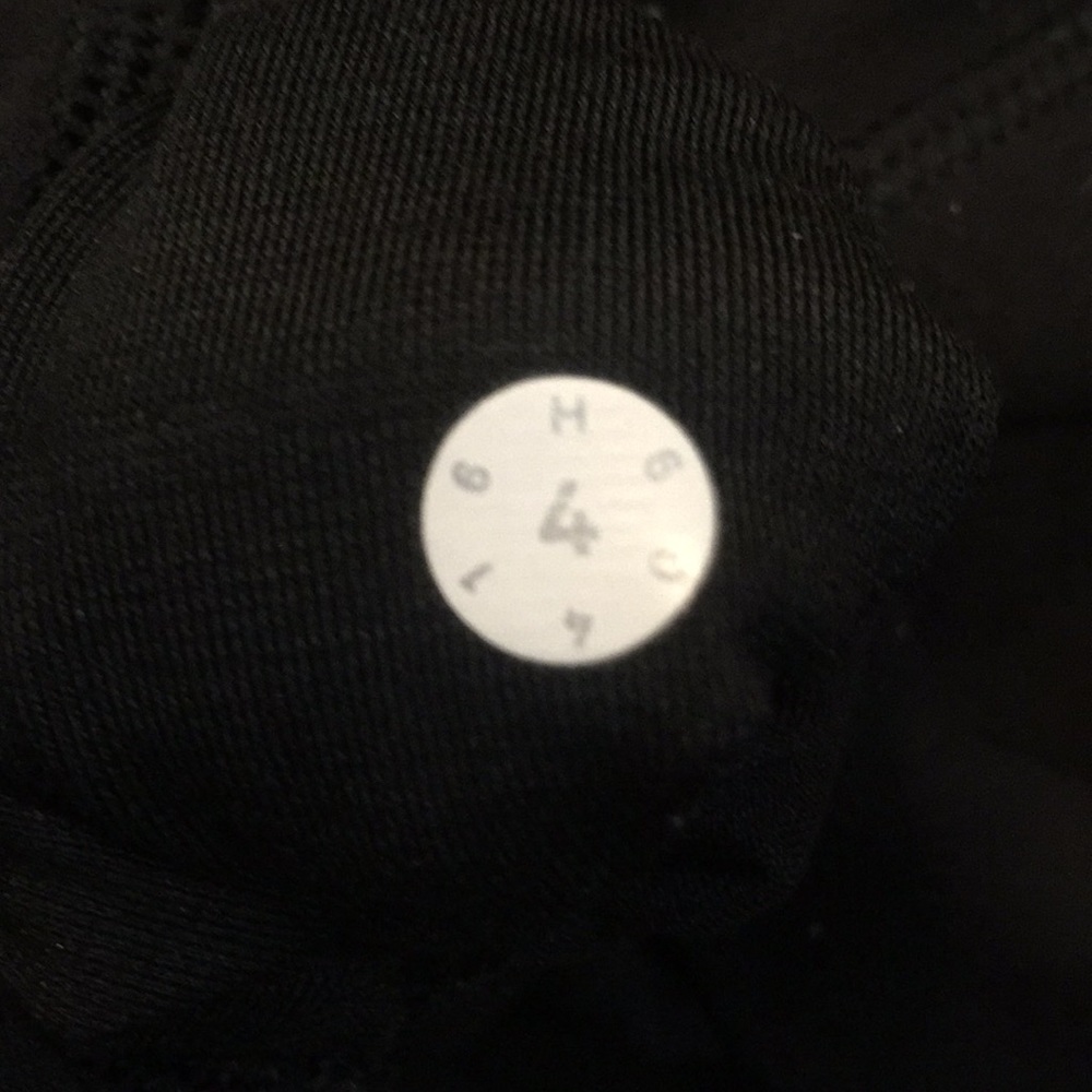 Lululemon - Picture 5 of 7